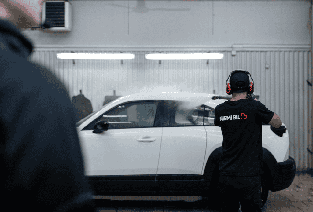 Niemi bil tvatta din bil Tvätta bilen inför semestern