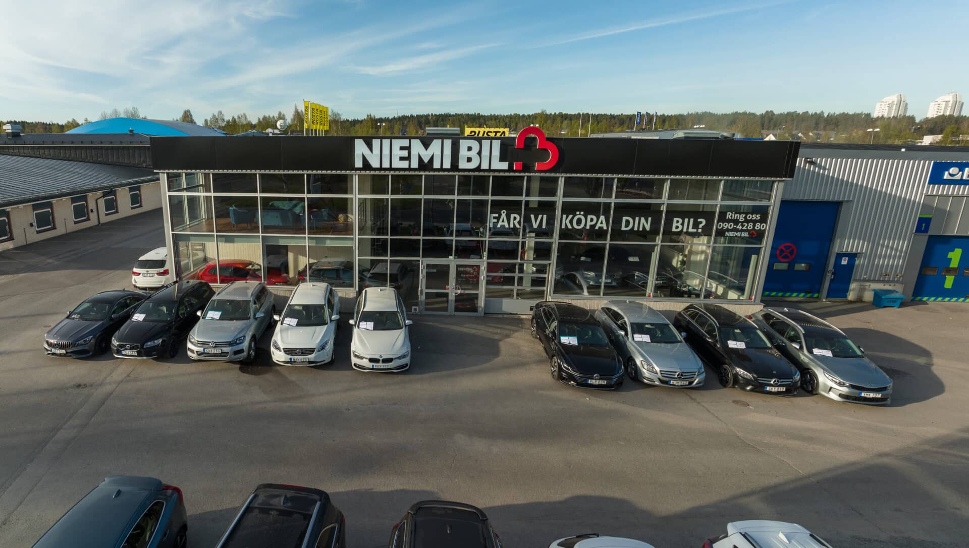 Begagnade bilar hos Niemi Bil Umeå