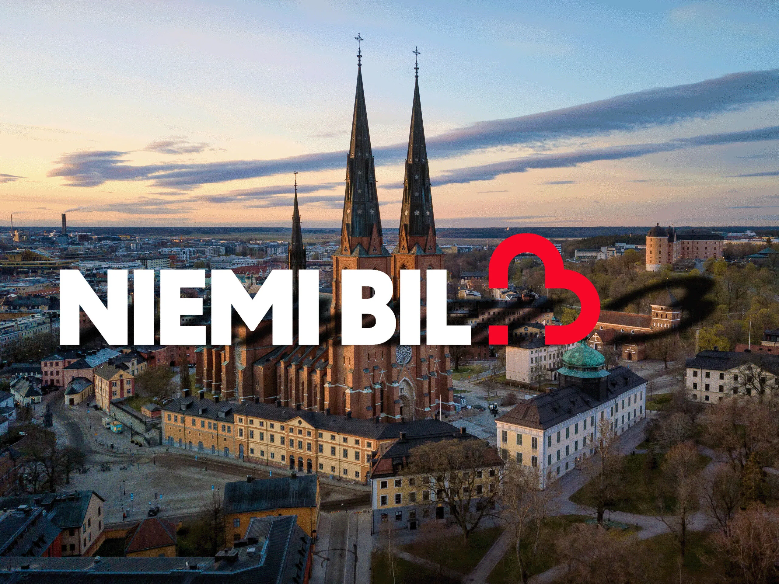 Uppsala domkyrka flygbild mindre Niemi Bil öppnar i Uppsala