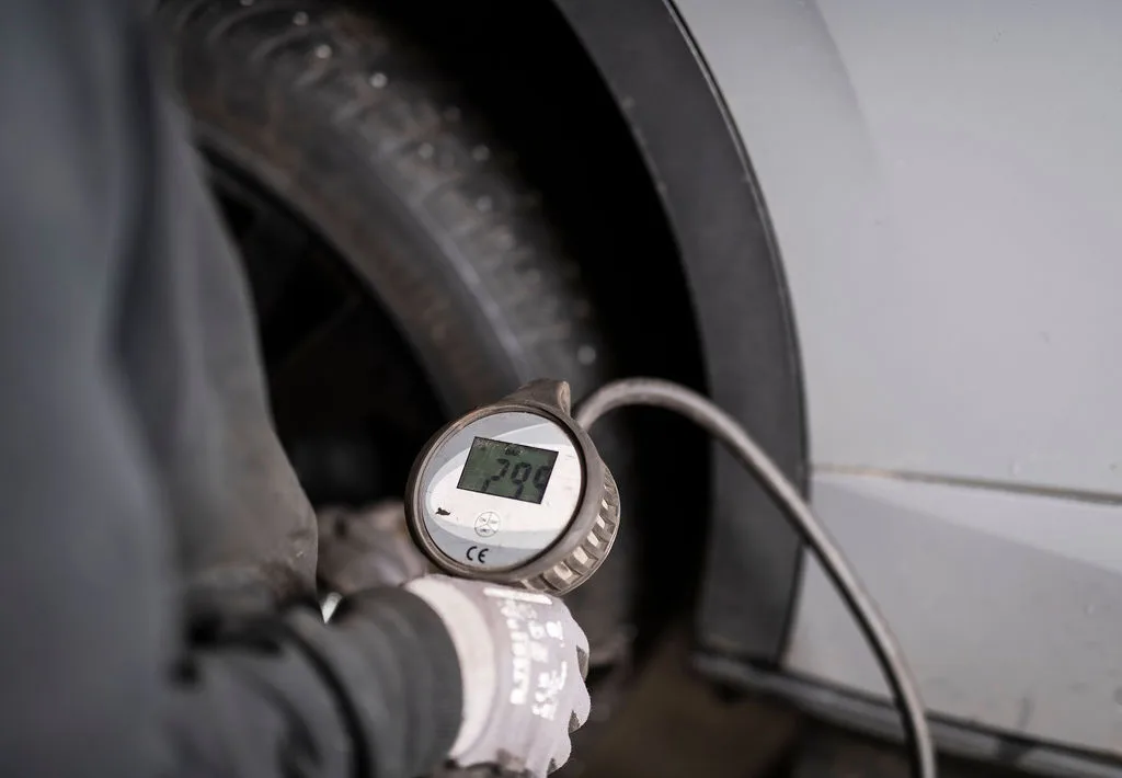 DSC3063 rattad Tipsen: Så kollar du mönsterdjupet - med hjälp av ditt körkort