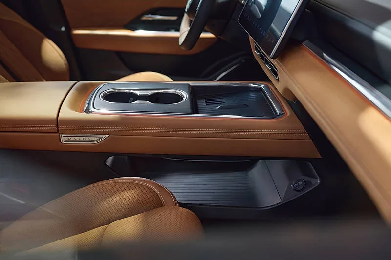 2025_Mazda6e_Launch_Sideshot05 lowres