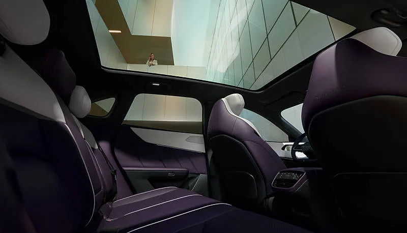 2025_CX-6e_GER_LHD_C018_INT_Purple_White_Leatherette_RearSheat_High+_until20310108_72dpi