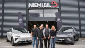 Pressbild MG till Niemi Bil Uppsala 16x9 1 Lanseringssida: Mazda CX-80