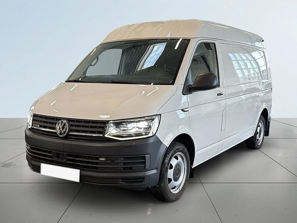 Vit Volkswagen Transporter, mellanstor skåpbil