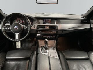 BMW 530 d xDrive Sedan M Sport Sensorer/M-värmare/S&V-Däck – bild 8