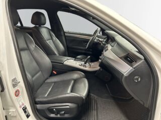 BMW 530 d xDrive Sedan M Sport Sensorer/M-värmare/S&V-Däck – bild 10