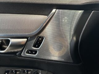 Volvo S90 D5 AWD Aut R-Design Värmare Kamera Navi B&W Skinn S&V – bild 18