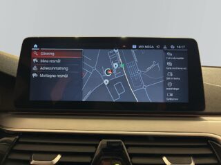 BMW 520d xDrive Touring MOMS Dvärme Bkamera Rvärme HiFi-ljud S&V – bild 13