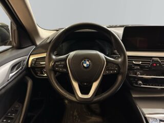 BMW 520d xDrive Touring MOMS Dvärme Bkamera Rvärme HiFi-ljud S&V – bild 10