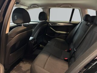 BMW 520d xDrive Touring MOMS Dvärme Bkamera Rvärme HiFi-ljud S&V – bild 8
