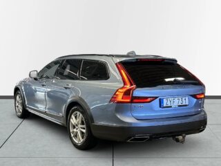 Volvo V90 Cross Country D4 AWD Geartronic Momentum M&D-Värm/Drag/Psens/S&V-Däck – bild 5