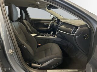Volvo V90 Cross Country D4 AWD Geartronic Momentum M&D-Värm/Drag/Psens/S&V-Däck – bild 10