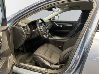 Volvo V90 Cross Country D4 AWD Geartronic Momentum M&D-Värm/Drag/Psens/S&V-Däck – bild 7