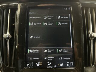 Volvo V90 Cross Country D4 AWD Geartronic Momentum M&D-Värm/Drag/Psens/S&V-Däck – bild 15