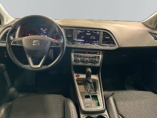 Seat Leon ST 2.0 TDI 4Drive S&V-däck Drag Mvärme Backkamera CarPlay – bild 8