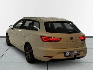 Seat Leon ST 2.0 TDI 4Drive S&V-däck Drag Mvärme Backkamera CarPlay – bild 5