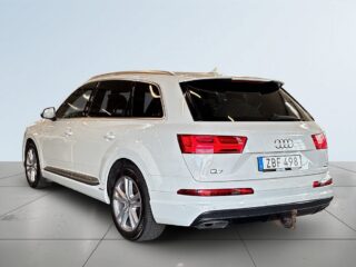 Audi Q7 3.0 TDI V6 Quattro S Line 7-sits/S&V/Drag/Pano/Värm – bild 4