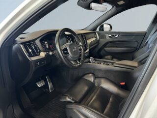 Volvo XC60 B5 AWD R-Design S&Vhjul/Drag/Dvärm/Skinn/Kamera/Keyless – bild 7