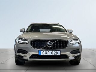 Volvo V90 Cross Country B4 AWD Geartronic Core MOMS/Kamera/Carplay/GPS/S&V-Däck – bild 2