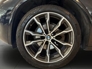 BMW X3 xDrive20d M Sport Dvärmare Dragkrok S&V-däck Rattvärme – bild 14