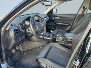 BMW 118d Sport Line xDrive MoK-värmare/SoV-däck/Rattvärme/Navi – bild 7