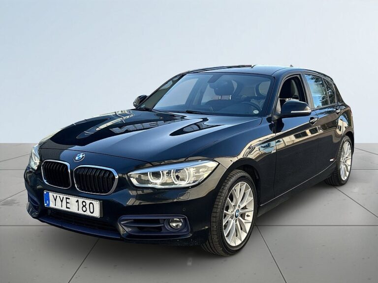 BMW 118d Sport Line xDrive MoK-värmare/SoV-däck/Rattvärme/Navi