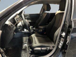 BMW 118d Sport Line xDrive MoK/S&V-hjul/Rattvärme/Navi – bild 13