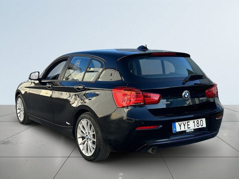 BMW 118d Sport Line xDrive MoK-värmare/SoV-däck/Rattvärme/Navi