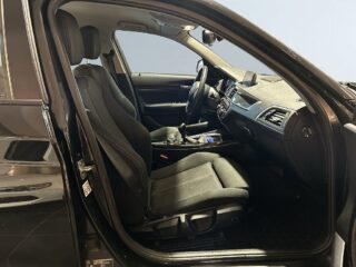 BMW 118d Sport Line xDrive MoK/S&V-hjul/Rattvärme/Navi – bild 10