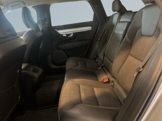 Volvo V90 Cross Country B4 AWD Momentum MOMS Dragkrok Bkamera Navi S&V-däck – bild 13