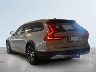 Volvo V90 Cross Country B4 AWD Momentum MOMS Dragkrok Bkamera Navi S&V-däck – bild 5