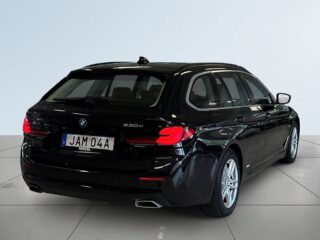BMW 530e xDrive Touring MOMS Drag Kamera Rattvärme Navi S&V-däck – bild 6