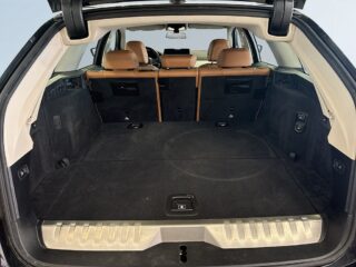 BMW 530e xDrive Touring MOMS Drag Kamera Rattvärme Navi S&V-däck – bild 12