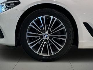 BMW 520d xDrive Touring Sport line Drag Kamera Dvärm GPS SoV – bild 10