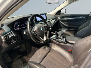 BMW 520d xDrive Touring Sport line Drag Kamera Dvärm GPS SoV – bild 7