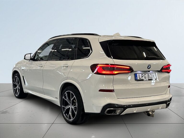 BMW X5 xDrive45e M Sport S&V/Pano/Skinn/Kamera/Carplay/MOMS