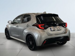 Toyota Yaris Hybrid CVT Style S&V-hjul/Kamera/Carplay/Cockpit/Ad.Far – bild 5