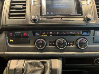 Volkswagen Caravelle 2.0 TDI Comfortline 9-Sits/Drag/P-Värm/S&V-Hjul/P-Sens – bild 19