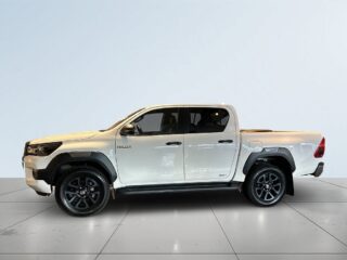 Toyota Hilux Dubbelhytt 2.8 4WD Invincible MOMS/MoK/Skinn/Kamera/SoV – bild 4