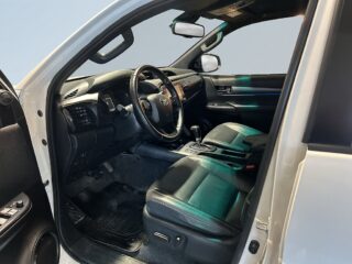 Toyota Hilux Dubbelhytt 2.8 4WD Invincible MOMS/MoK/Skinn/Kamera/SoV – bild 7