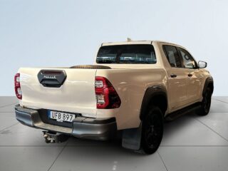 Toyota Hilux Dubbelhytt 2.8 4WD Invincible MOMS/MoK/Skinn/Kamera/SoV – bild 6