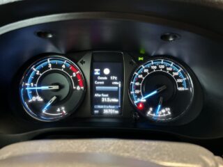 Toyota Hilux Dubbelhytt 2.8 4WD Invincible MOMS/MoK/Skinn/Kamera/SoV – bild 18