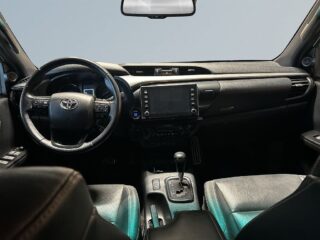 Toyota Hilux Dubbelhytt 2.8 4WD Invincible MOMS/MoK/Skinn/Kamera/SoV – bild 8