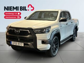 Toyota Hilux Dubbelhytt 2.8 4WD Invincible MOMS/MoK/Skinn/Kamera/SoV – bild 1