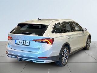 Skoda Octavia Scout 2.0 TDI MOMS/Rattvärme/Backkamera/Adaptiv Fart/Drag/SoV – bild 6