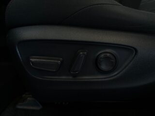 Toyota RAV4 Plug-in Hybrid E-CVT Active S&V-hjul Backkamera Carplay – bild 16