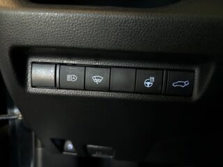 Toyota RAV4 Plug-in Hybrid E-CVT Active S&V-hjul Backkamera Carplay – bild 17