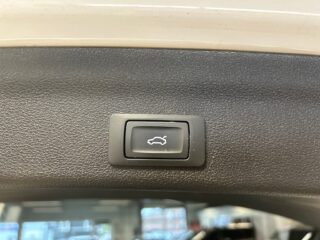 Audi A6 Avant 40 TDI 2.0 TDI S Tronic Drag/Kamera/Dvärm/S&Vdäck – bild 17
