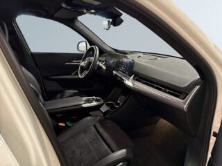 BMW iX1 xDrive30 M Sport Drag HuD 360° GPS H/K S/V-hjul – bild 10