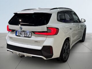 BMW iX1 xDrive30 M Sport Drag HuD 360° GPS H/K S/V-hjul – bild 6
